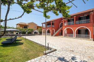 Niki Studios & Apartments