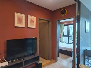 Modern 1BR Apartment - The Base Pattaya Central