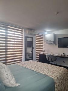 descubre santiago desde portugal cercano a mall y metros