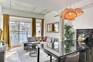 Penthouse, near old city