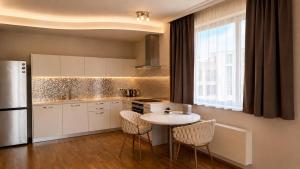 Luxury Marina Apartment with River View
