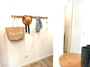 Sesimbra Old Town Apt, 1 Min Walk to Beach