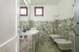 Charming Cottage with Terrace - 300m from the Beach - Private Parking