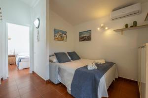 Charming Cottage with Terrace - 300m from the Beach - Private Parking