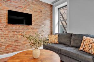 Elegant 3BR-2BA in Gramercy -Modern & Central