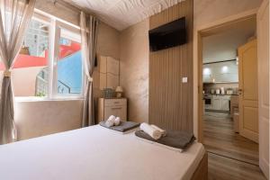 Sunray Guest House, Private Rooms & Apartment with Lovely Sea View