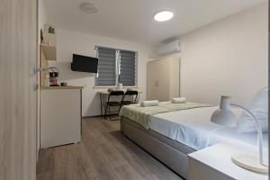 Studio 115