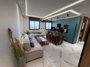 Panoramic Seaview Apartment