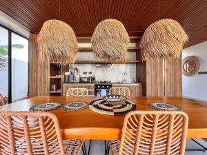Brownhaus Luxury 2BR Chalet with Pool in Paje