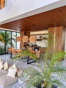 Brownhaus Luxury 2BR Chalet with Pool in Paje