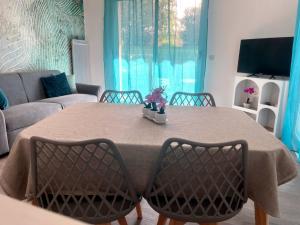 Appt 2 chambres, terrasse, parking, linge inclus
