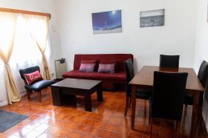 Casa cerca del centro luminosa y tranquila con patio