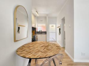 Boho Chic Studio - walking distance to Promenade