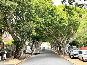 Boho Chic Studio - walking distance to Promenade