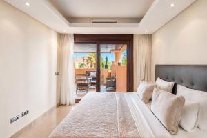 BP4A.2B - Beachfront 2BR with Terrace Gardens