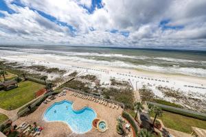 Elegantly-appointed condo at the beach with Gulf views & pool