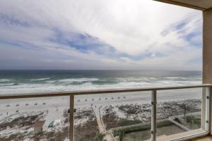 Elegantly-appointed condo at the beach with Gulf views & pool