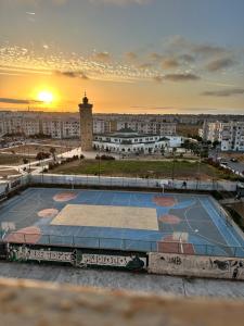 Appartement Économique Familial avec Vue Panoramique, 10 Min de la Plage Mehdia Budget-Friendly Family Apartment with Panoramic View, 10 Min to Mehdia Beach