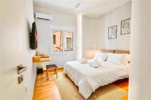 Spacious 65m 2BR Apartment near Marina Zeas