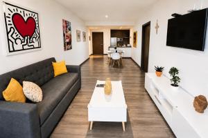FIFA World Cup Two Beautiful 1 BR apts, HS WiFi!