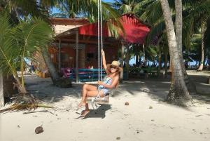 Cabins over the sea of Guna Yala Yansailadub