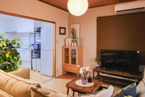 88sqm house, 6 min walk to station, 10 min direct to Asakusa, 6 min direct to Skytree, Direct to Haneda Airport, Scenic train view