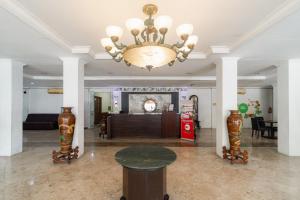 RedDoorz at Hotel Istana Permata Ngagel Surabaya