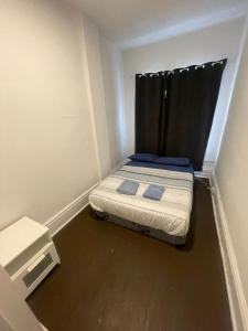 Cozy Yonge Dundas Stay Next to Eaton Centre, Direct transit to Union, CN Tower