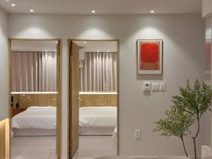 Central Hongdae 2min walk from Hong dae station