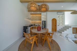 Maiora Hills - Chic 2BR Villa in Central Canggu, 4 Mins to Beach!