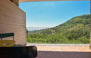 6 Bedroom Nice Home In Frazione Guarrazzano