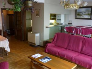 Ruim Appartement, frontaal Zeezicht, 2 slaapkamers, privé Parking mogelijk