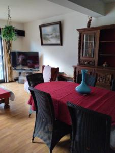 Ruim Appartement, frontaal Zeezicht, 2 slaapkamers, privé Parking mogelijk
