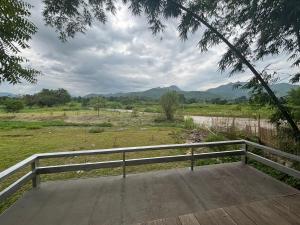 บ้านไม้คนเมือง Baan Mai Kon Muang Pai Resort