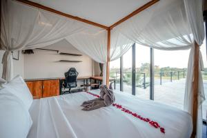 Villa MJ Modern Luxe 4BR with Big Pool & Rooftop