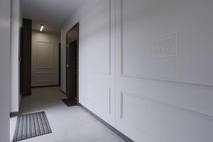 Sobieskiego Modern Elegance Apartment by BookingHost