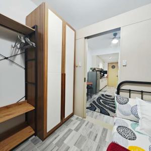 Sea Residences by Fernan 5-Min Walk to MOA Netflix Fast Wi-Fi Pool View