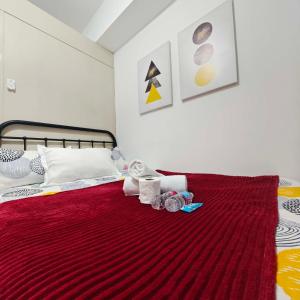 Sea Residences by Fernan 5-Min Walk to MOA Netflix Fast Wi-Fi Pool View