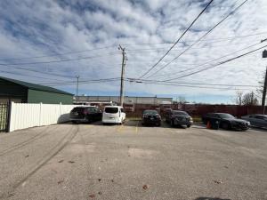 Entire Upper Floor Dual-Suite • Walk to Loop