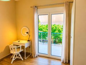 Salamina Summer Nest