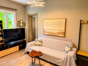 Salamina Summer Nest