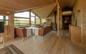 Amazing Home In Ebeltoft With Wifi