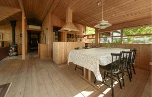 Amazing Home In Ebeltoft With Wifi