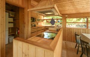 Amazing Home In Ebeltoft With Wifi