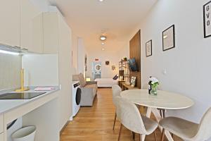 Ballena - Modern Apt - Near Bioparc by Río Turia Apartments
