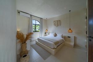 Casa Makana - Modern 2BR Island Boho Villa with Private Rooftop!