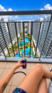 SerPENT Stays at Shell Residences MOA