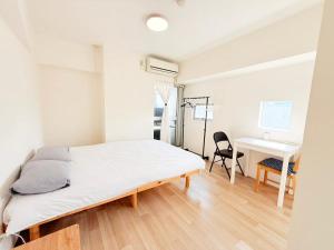 Shinjuku Kabuki Youth Hostel#New Sunshine Room#50 second walk from Higashi Shinjuku subway#Automatic locking door at entrance#新宿12BK