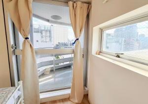 Shinjuku Kabuki Youth Hostel#New Sunshine Room#50 second walk from Higashi Shinjuku subway#Automatic locking door at entrance#新宿12BK