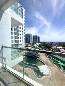 8Newtown Boulevard Staycation